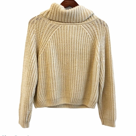 MOON & MADISON NWT Cropped Cowl Neck Knit Sweater Size Small in Cream - Picture 5 of 13